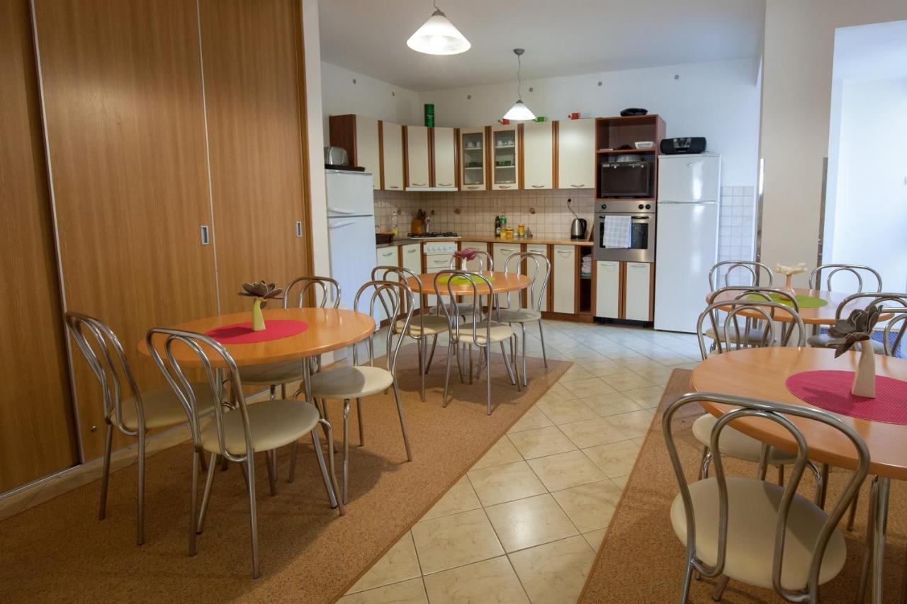 Privat Julia Hotel Vrbov Exterior photo