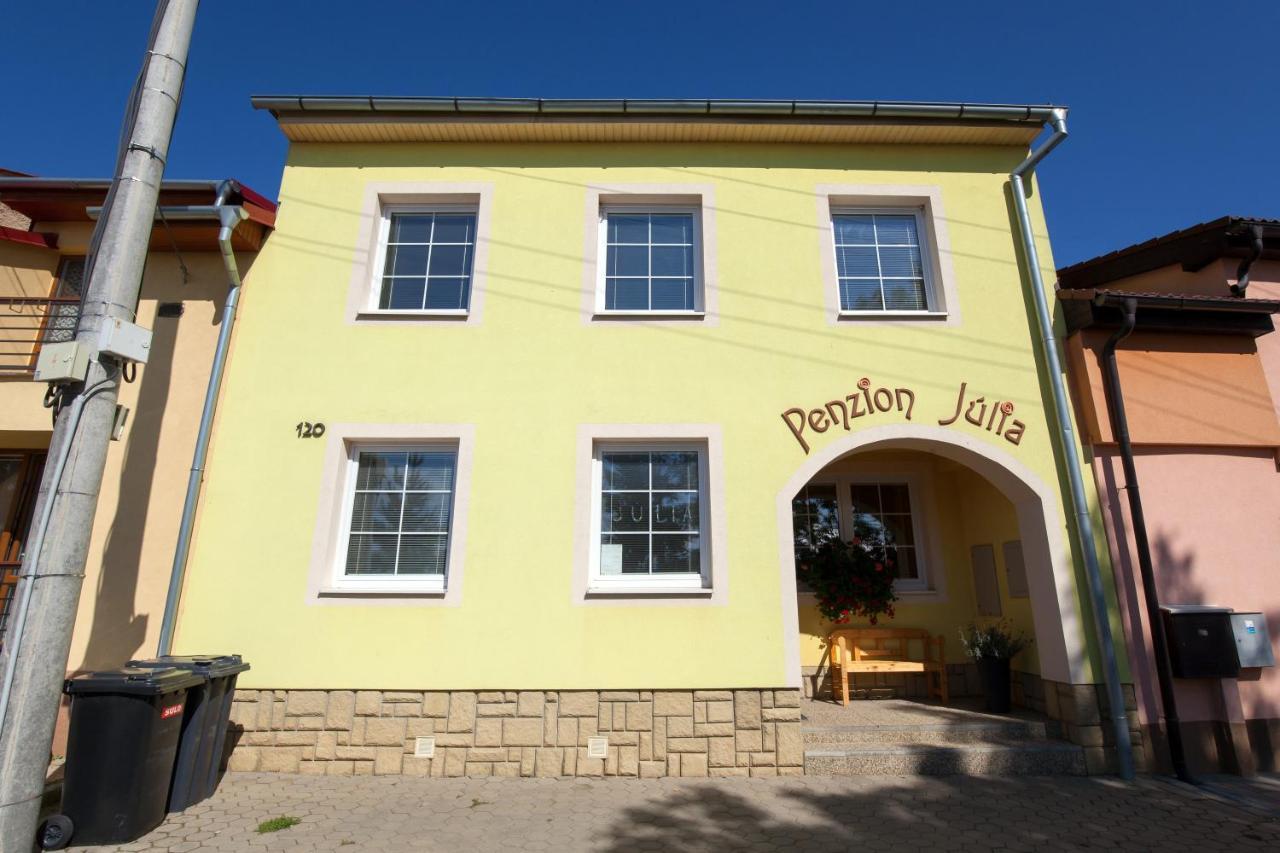 Privat Julia Hotel Vrbov Exterior photo